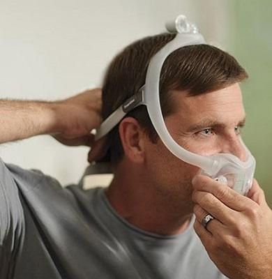 DreamWear Vollgesicht CPAP Maske mit Kopfbedeckung